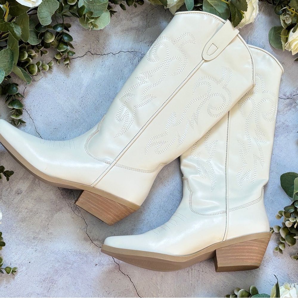 Steve Madden Cream Heeled Boots